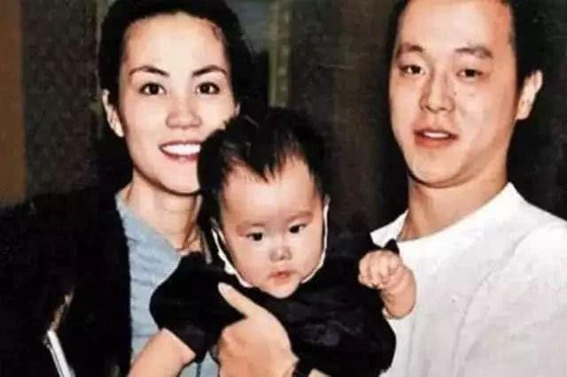 Từng khiến Vương Phi say như điếu đổ, sẵn sàng từ bỏ sự nghiệp, Đậu Duy gây sốc với ngoại hình già nua, xuống sắc rõ rệt ở tuổi 50