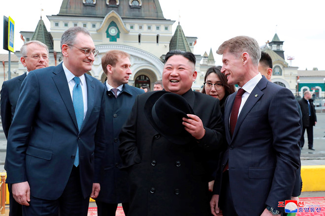 Tổng thống Putin đã tới Vladivostok, chuẩn bị gặp ông Kim Jong Un
