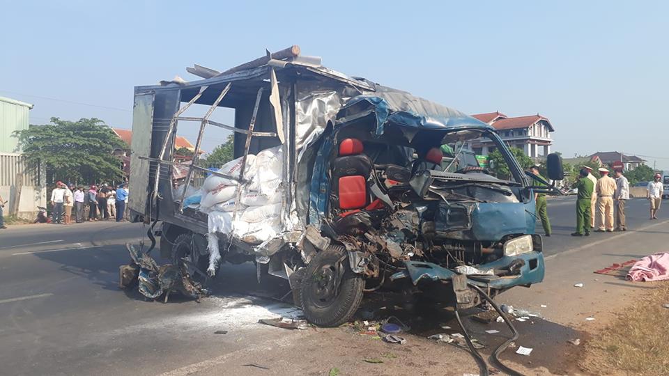 Va chạm giao thông khiến sập nhà dân, 1 người chết