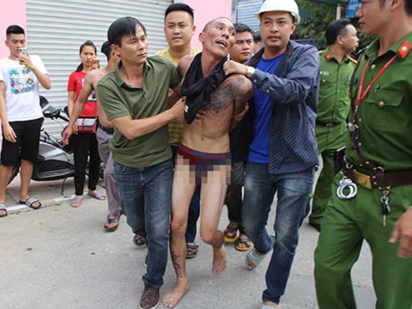 Kẻ ngáo đá thả con từ nhà hai tầng xuống đất bị phạt tù