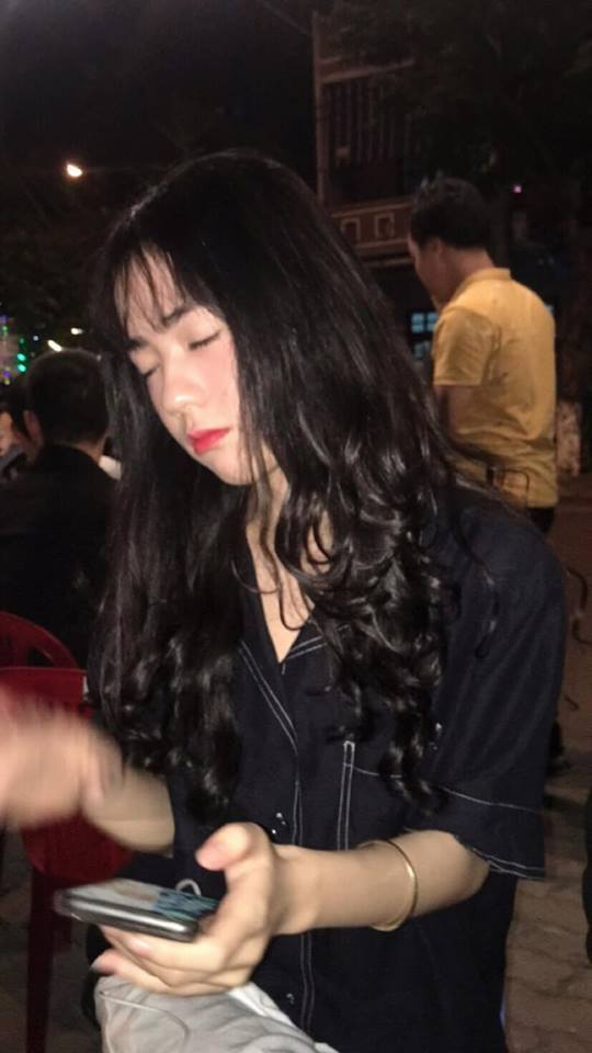 Girl xinh 2000 có sở thích chụp ảnh tự dìm: Em không cần pose đẹp vì anh thích lôi thôi!