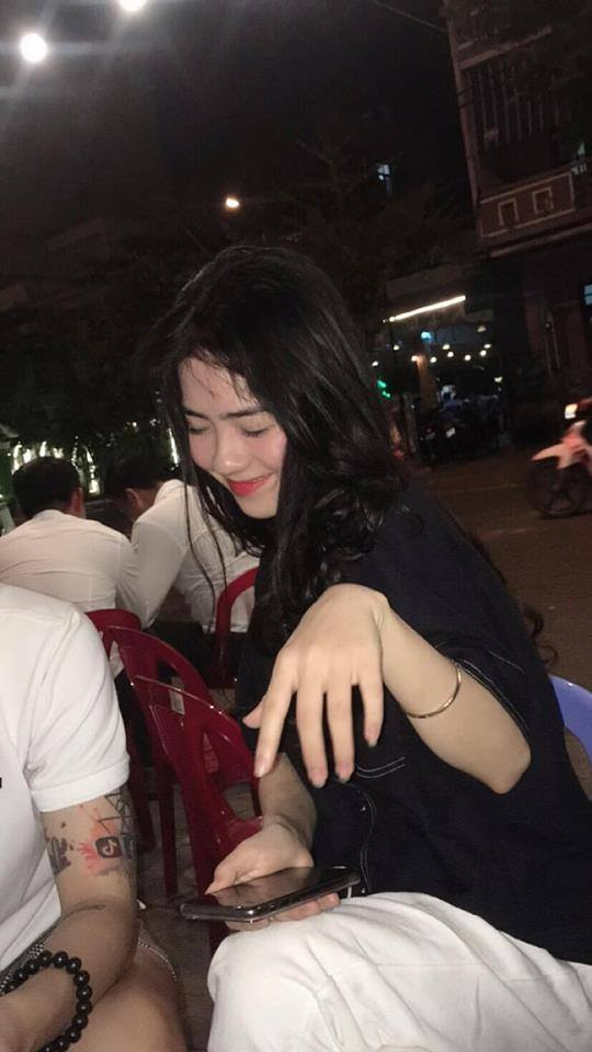 Girl xinh 2000 có sở thích chụp ảnh tự dìm: Em không cần pose đẹp vì anh thích lôi thôi!