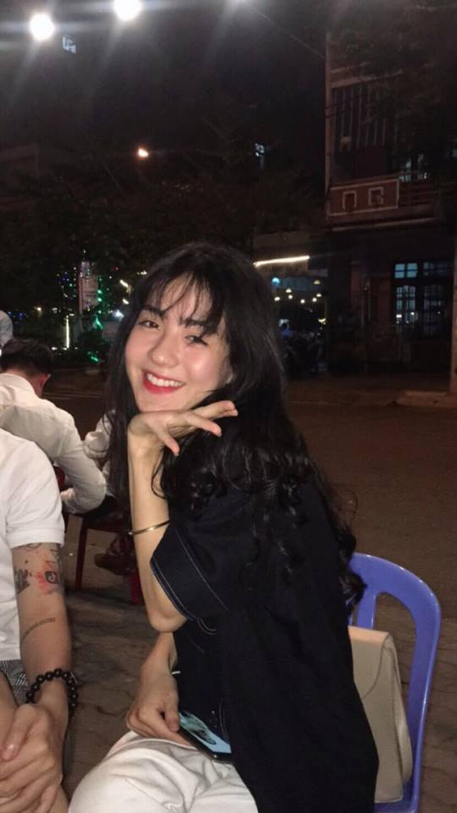 Girl xinh 2000 có sở thích chụp ảnh tự dìm: Em không cần pose đẹp vì anh thích lôi thôi! Girl xinh 2000 có sở thích chụp ảnh tự dìm: Em không cần pose đẹp vì anh thích lôi thôi!