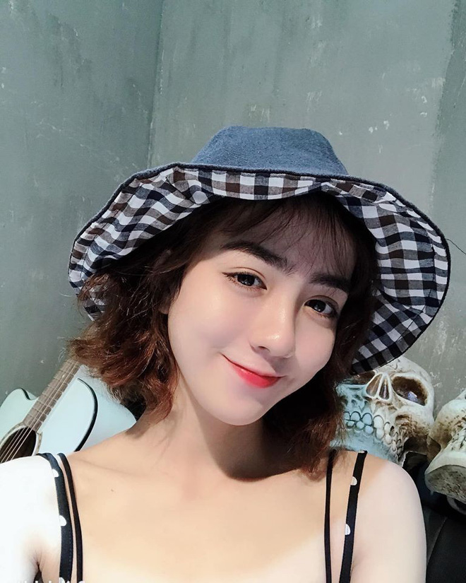 Girl xinh 2000 có sở thích chụp ảnh tự dìm: Em không cần pose đẹp vì anh thích lôi thôi! Girl xinh 2000 có sở thích chụp ảnh tự dìm: Em không cần pose đẹp vì anh thích lôi thôi!