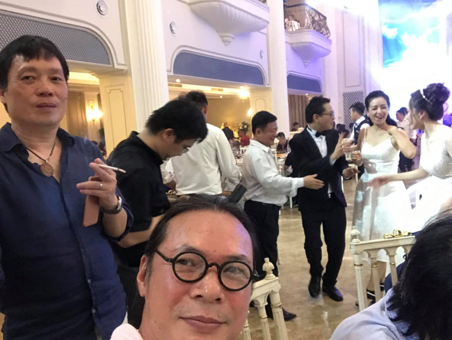 Xúc động trước chia sẻ của giới nghệ sĩ phía Bắc về đám cưới NSND Trung Hiếu, nhưng ngỡ ngàng nhất là nhận xét không kiêng nể của Trần Lực Xúc động trước chia sẻ của giới nghệ sĩ phía Bắc về đám cưới NSND Trung Hiếu, nhưng ngỡ ngàng nhất là nhận xét không kiêng nể của Trần Lực