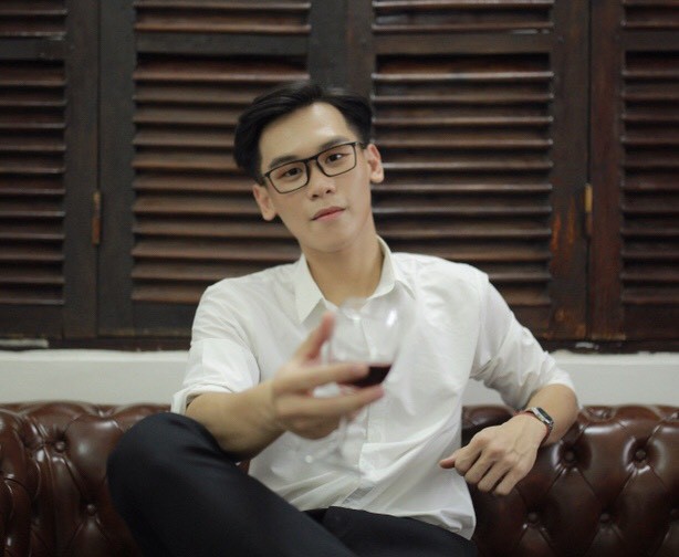 Đã điển trai còn học Luật, phải chăng đây chính là phiên bản đời thực của Hà Dĩ Thâm!