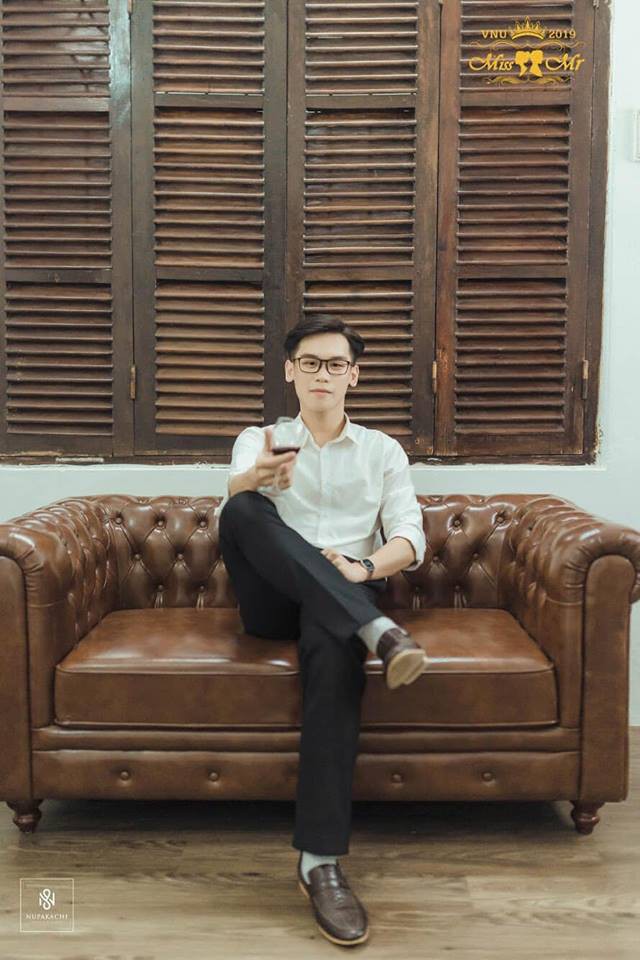 Đã điển trai còn học Luật, phải chăng đây chính là phiên bản đời thực của Hà Dĩ Thâm!