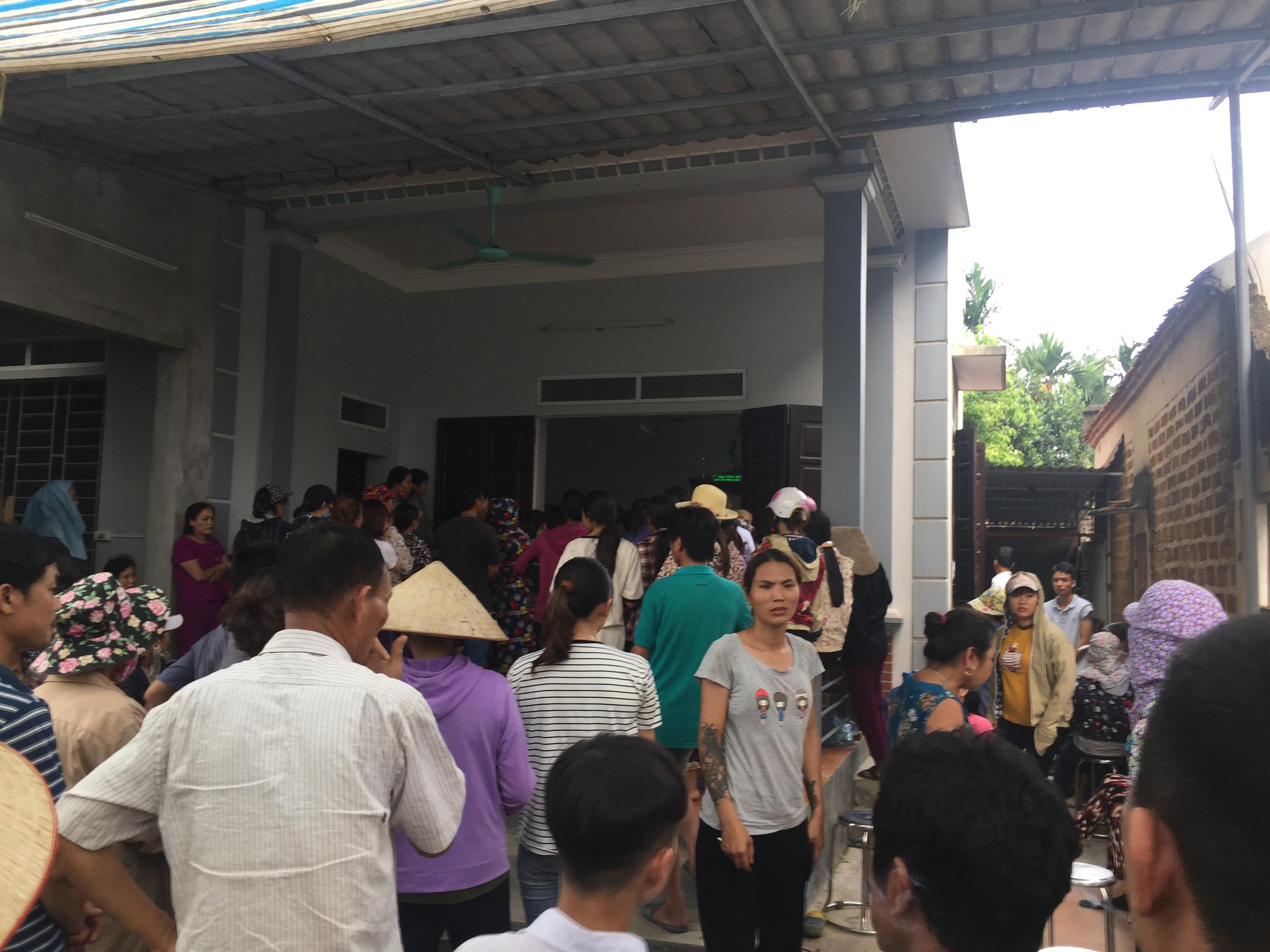 Tiết lộ về nghi phạm sát hại bé trai 8 tuổi ở Hà Nội: Bị thần kinh gần 10 năm, từng chém vợ suýt chết