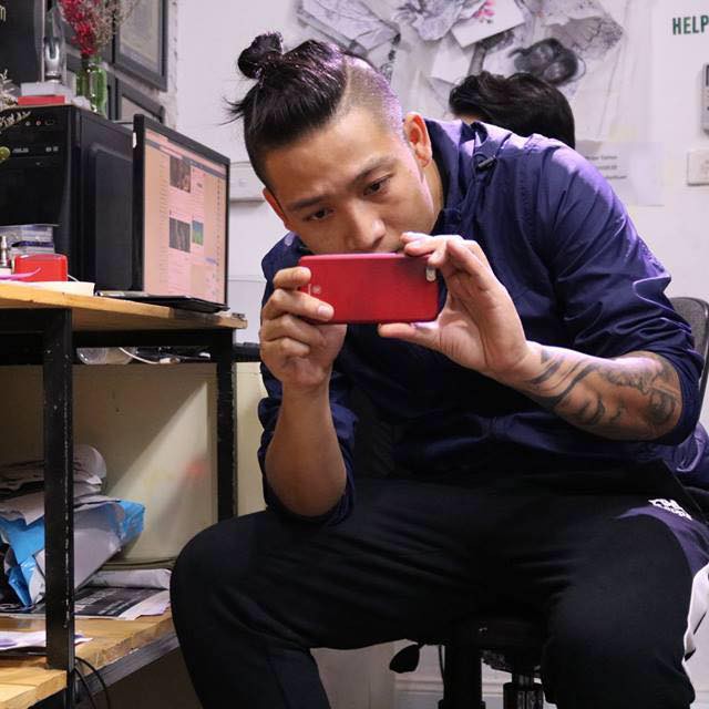 Xăm tên người yêu cũ kín lưng và tay, cô gái vội đi xóa để lấy chồng