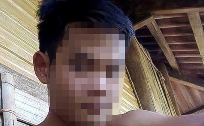 Thanh niên nghi ngáo đá siết cổ em gái chết đang được cấp cứu, có thể do ăn lá ngón