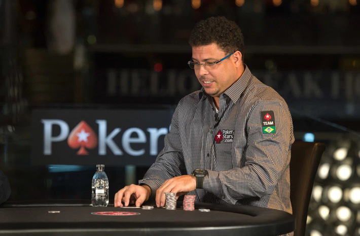 Ronaldo béo: Cuộc sống bên lề sân cỏ thừa mứa tất cả, trừ... sự nhàm chán!