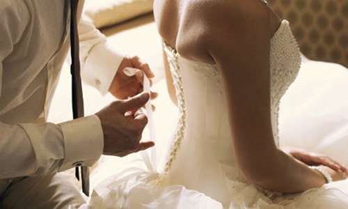 Nỗi ám ảnh của những cô dâu mất trinh trước ngày cưới