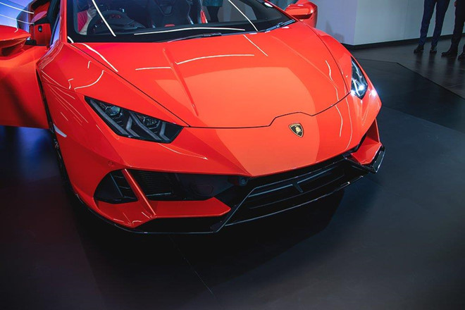 Siêu bò Lamborghini Huracan Evo ra mắt Singapore