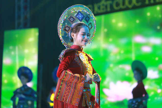 10X du học sinh Lào: Nấm lùn xinh đẹp, biết 5 thứ tiếng