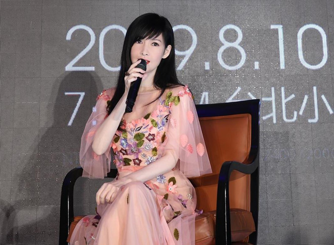 Châu Huệ Mẫn: Tôi thà sống với 20 con mèo còn hơn sinh một đứa trẻ