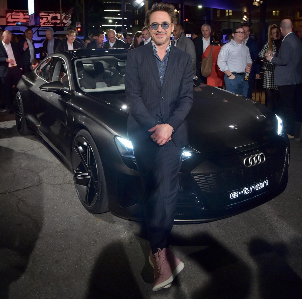 Không chỉ trên phim, Iron Man cũng sở hữu hàng tá siêu xe ở đời thật