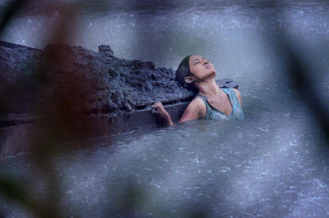 Nữ BTV Thời sự dám đóng cảnh nóng khi chưa tròn 18 tuổi là ai?