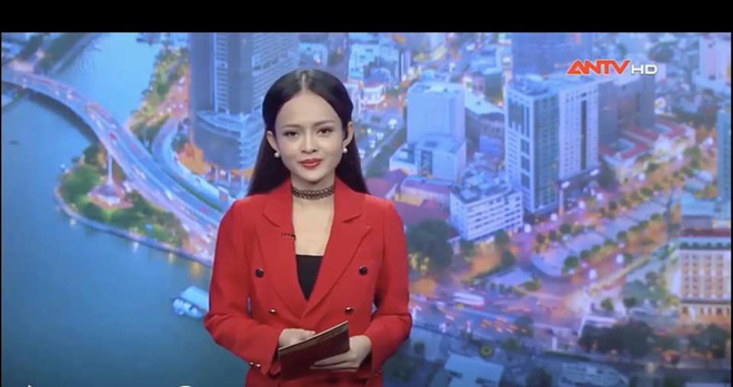Nữ BTV Thời sự dám đóng cảnh nóng khi chưa tròn 18 tuổi là ai?