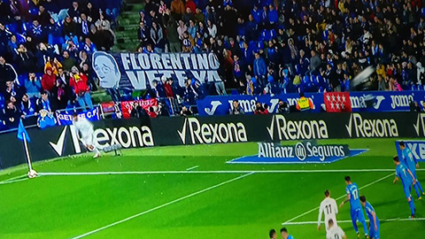 Fan Real kêu gọi Chủ tịch Perez từ chức Fan Real kêu gọi Chủ tịch Perez từ chức