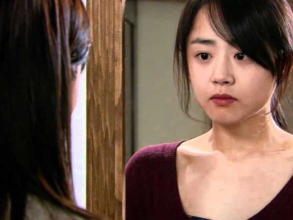 Chồng bỗng đổi khẩu vị cặp với bồ già hơn 9 tuổi, vợ lên tiếng còn bị kẻ thứ 3 chặn họng: Em không đủ trình để đấu với chị