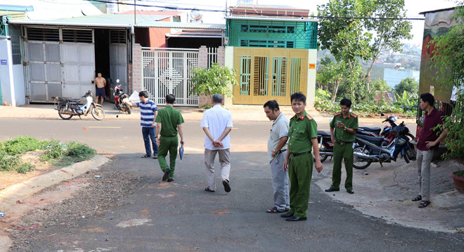 Nam sinh lớp 11 bị đâm chết khi tan trường