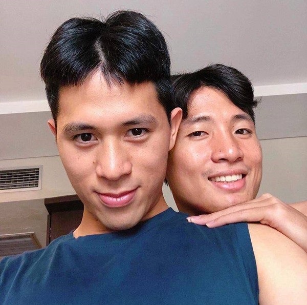 Tư Dũng đăng clip lầy lội chúc mừng sinh nhật Trọng ỉn, không quên dặn bồ yêu luôn trước sau như một