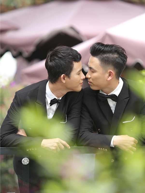 Đám cưới vượt khoảng cách giới tính của cặp trai đẹp ở Kiên Giang đang sốt rần rần cộng đồng LGBT