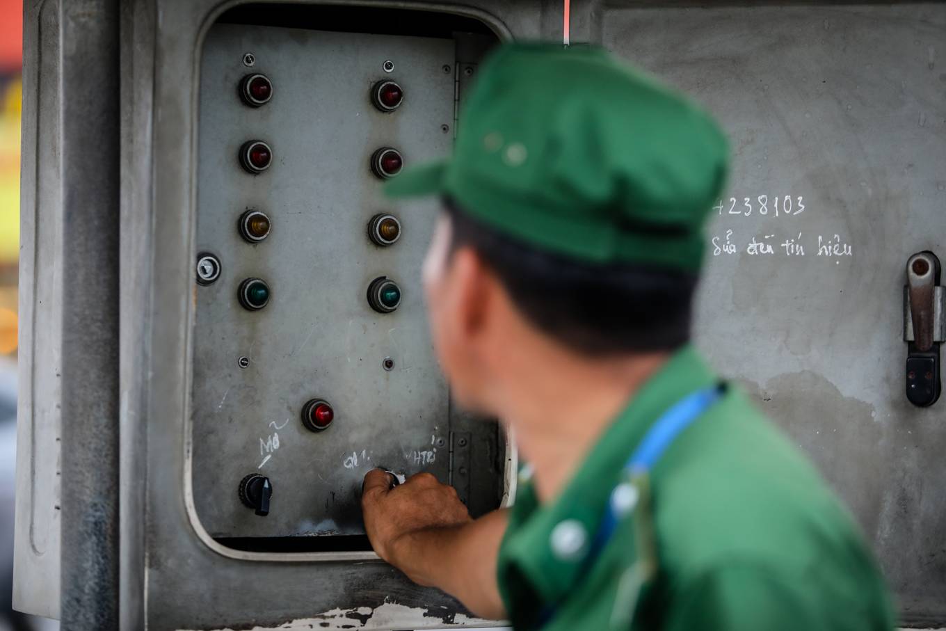 Cửa ngõ miền Tây Sài Gòn kẹt cứng dòng người về quê nghỉ lễ