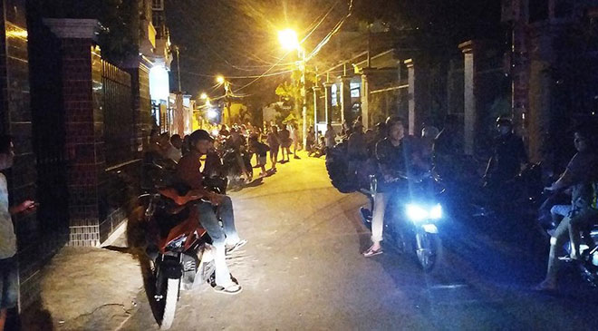 Cảnh sát kiểm tra hiện trường vụ bé gái nghi bị dâm ô ở Nhà Bè