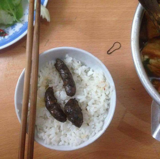 Dặn vợ làm món dồi rán, chồng đã chán nản khi nhìn thấy thành quả lại còn bị dân mạng hỏi một câu quá phũ