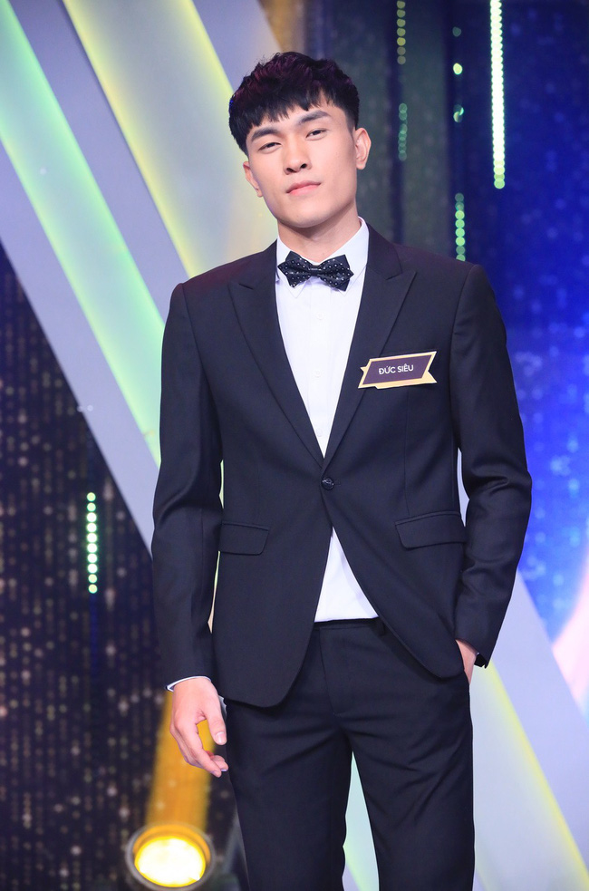 Nữ chính Người ấy là ai? bỏ qua phi công nước Mỹ để nắm tay thị vệ của Chi Pu ra về: Chọn nhau vì một ánh nhìn!