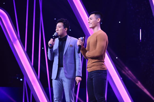 Nữ chính Người ấy là ai? bỏ qua phi công nước Mỹ để nắm tay thị vệ của Chi Pu ra về: Chọn nhau vì một ánh nhìn! Nữ chính Người ấy là ai? bỏ qua phi công nước Mỹ để nắm tay thị vệ của Chi Pu ra về: Chọn nhau vì một ánh nhìn!