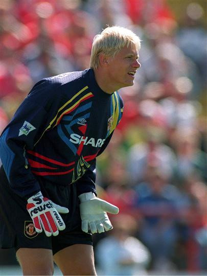 Nhìn lại trào lưu áo bóng đá in họa tiết của thập niên 90