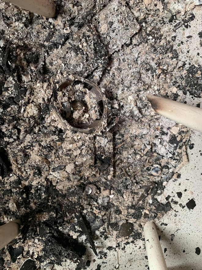 Xôn xao vụ loa không cắm điện phát nổ lúc rạng sáng, nam thanh niên thoát chết trong gang tấc