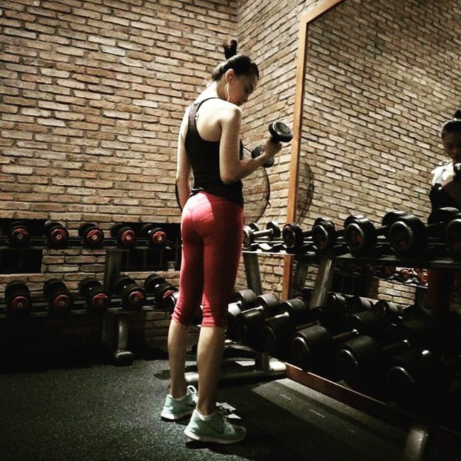 Ngô Thanh Vân bất ngờ diện bikini, khoe dáng sexy