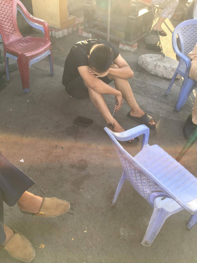 Cháu trai gục đầu hoảng loạn khi dì bị container cán tử vong trên đường ra bến xe về quê nghỉ lễ