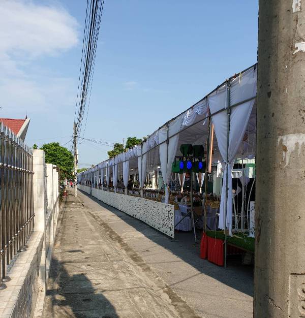 Hiệu trưởng ở Hải Phòng dựng rạp giữa đường 3 ngày làm đám cưới con gái