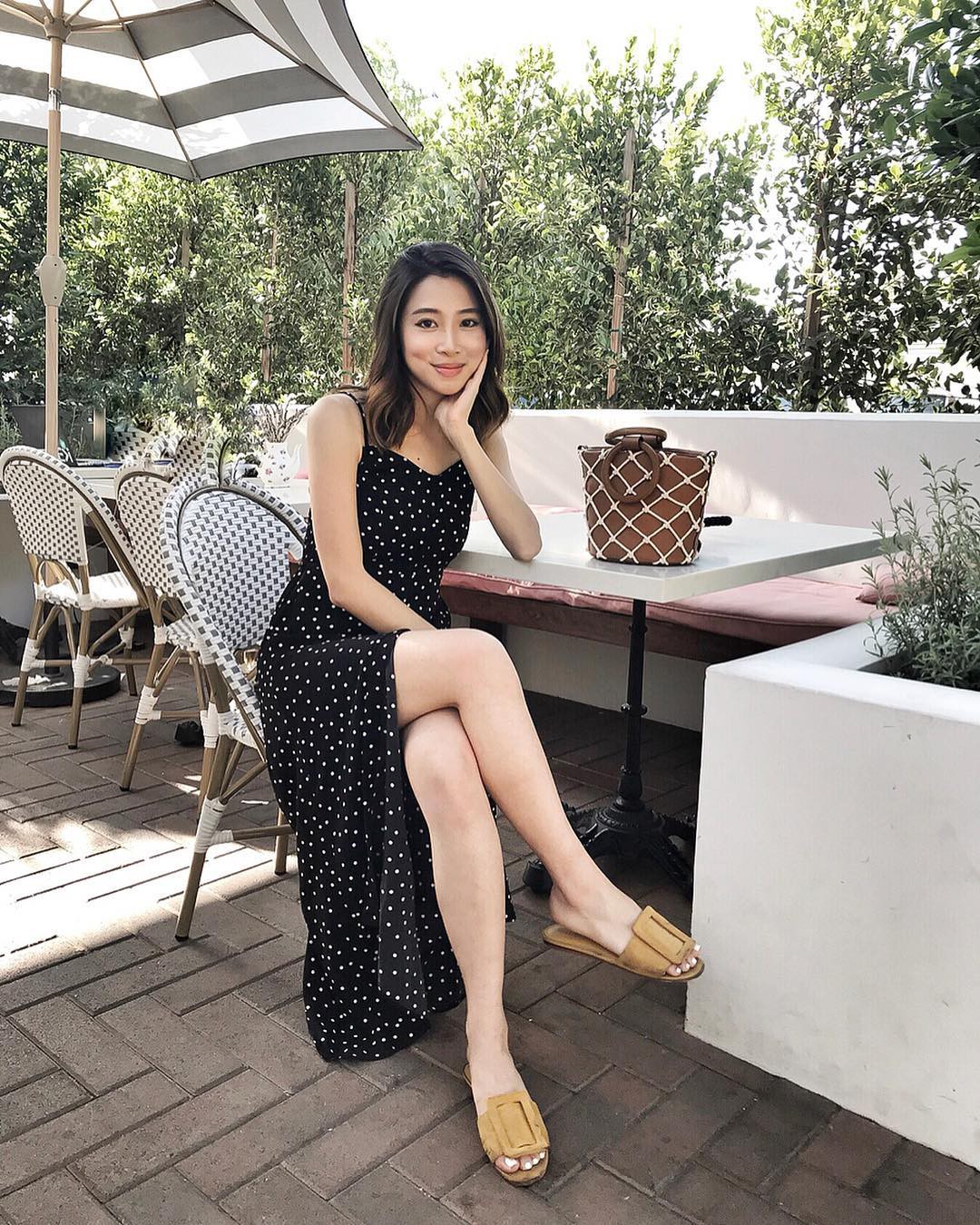 Đi biển mà quên mang theo 6 items sau thì mất hứng lắm đó các nàng!