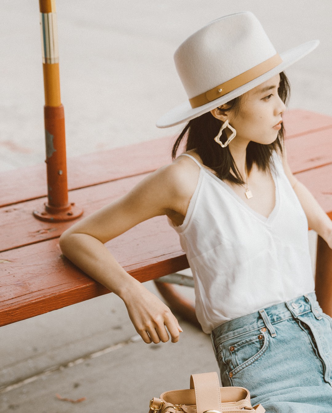 Đi biển mà quên mang theo 6 items sau thì mất hứng lắm đó các nàng!