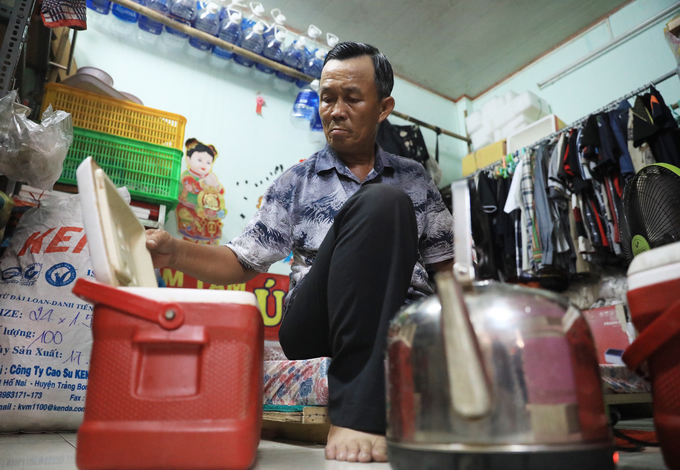 Những bình trà đá miễn phí trong nắng nóng ở Sài Gòn