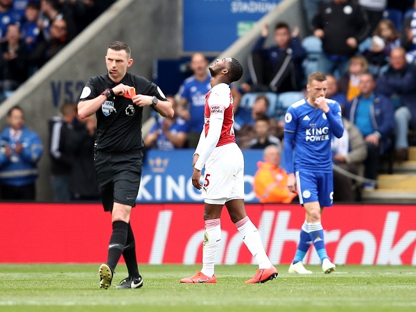 Leicester City 3-0 Arsenal: Thua thảm trong thế thiếu người, Arsenal chào thua trong cuộc đua Top 4