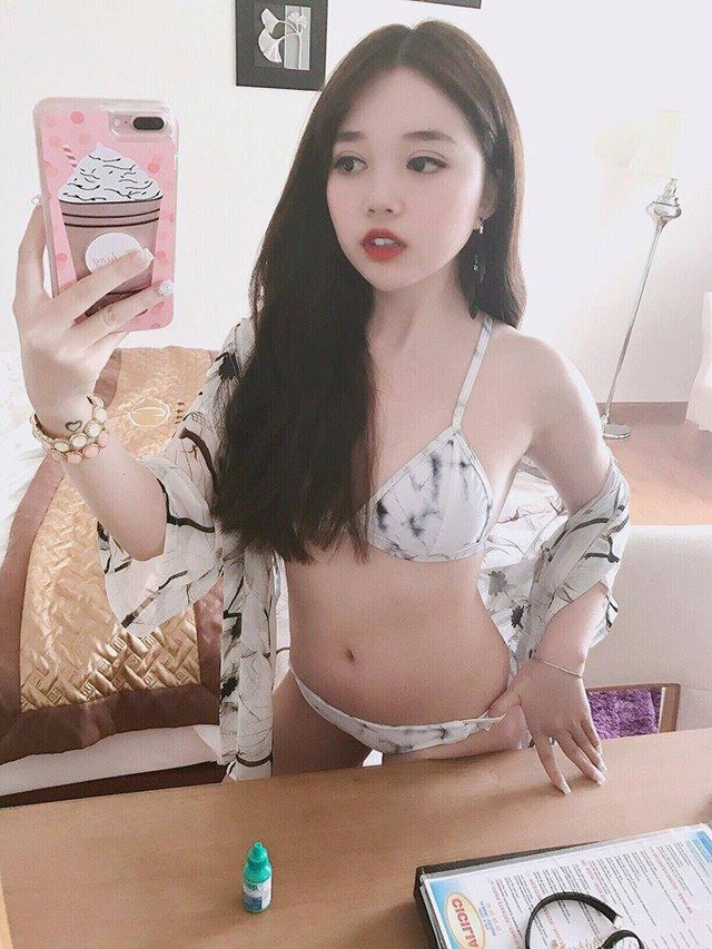 Khi dàn streamer đình đám khoe dáng với bikini, phải nói là không đùa được đâu! Khi dàn streamer đình đám khoe dáng với bikini, phải nói là không đùa được đâu!