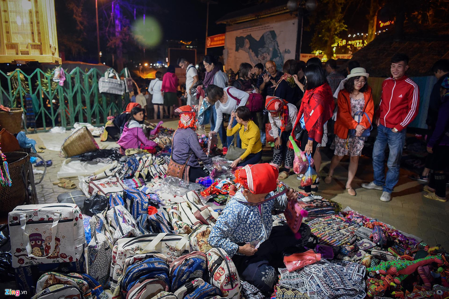 Sa Pa đông nghẹt khách du lịch lúc nửa đêm