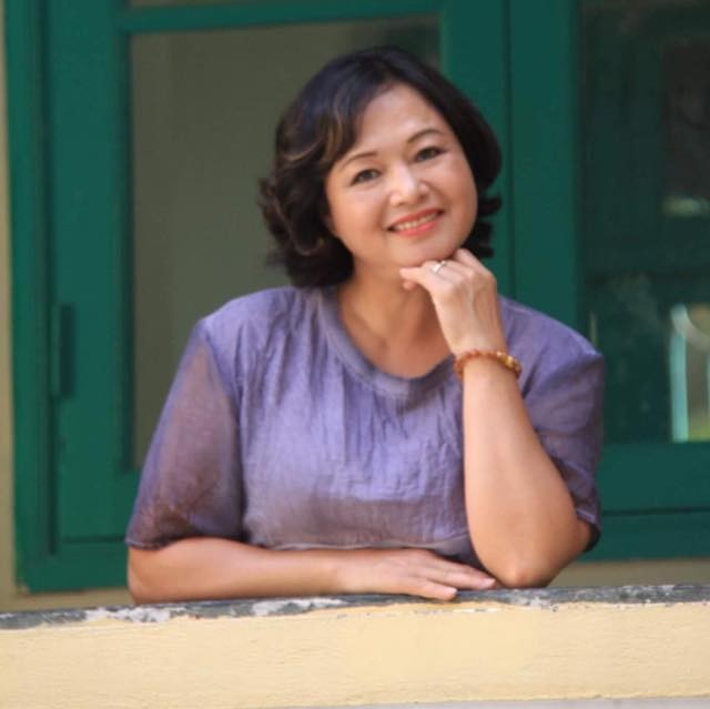 My Sói Thu Quỳnh khoe ảnh ngày bé, nào ngờ dân tình lại chỉ chú ý đến người mẹ xinh như hoa khôi của cô