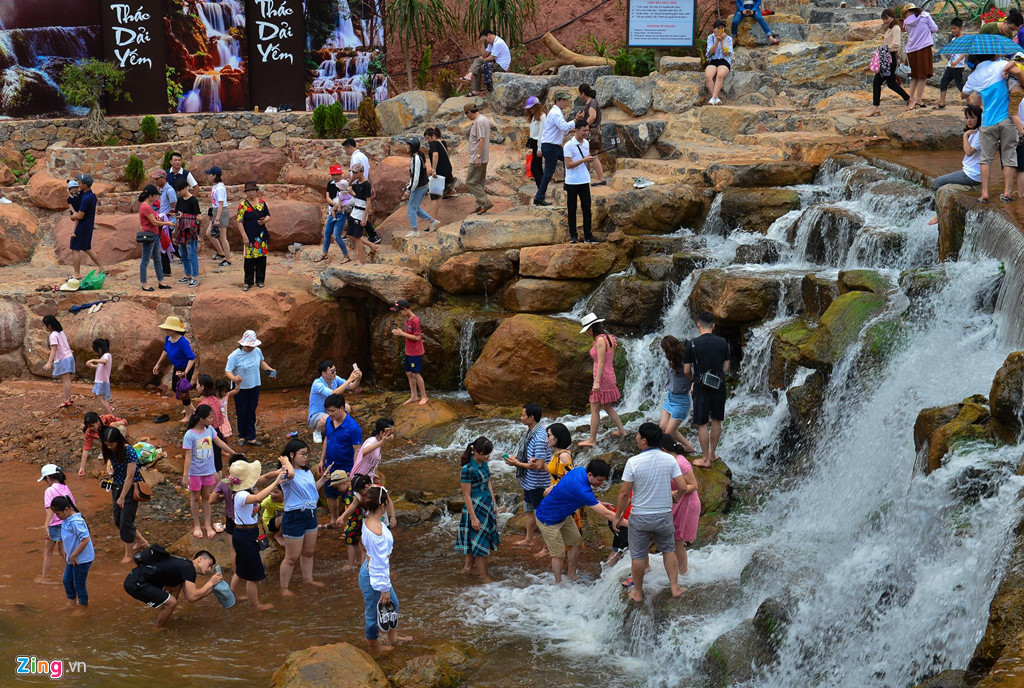 Cầu kính 5D Mộc Châu gây thất vọng khi vừa khánh thành