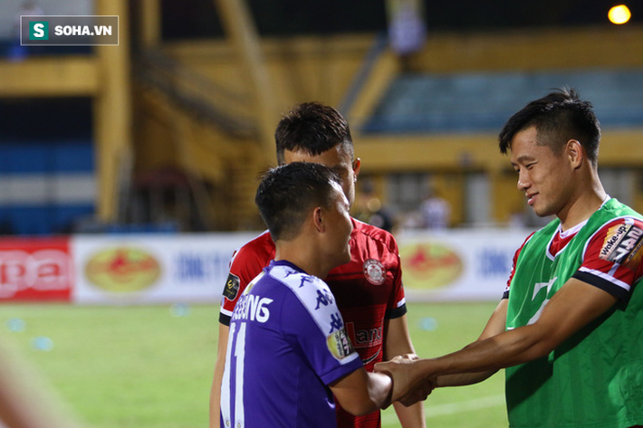 Chìm trong thất vọng, Công Phượng sẽ phải nhìn vào một vì sao khiêm nhường để sực tỉnh