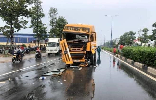 Chở con đi chơi lễ, một phụ nữ bị xe đầu kéo cán chết thương tâm