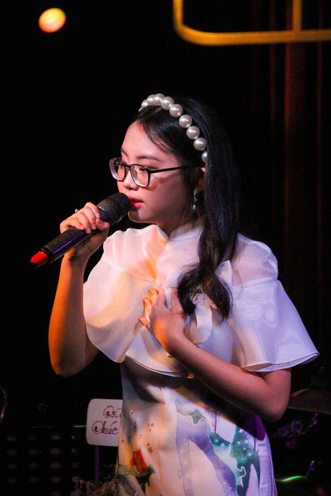 Phương Mỹ Chi đáp trả thế nào khi bị chê hát dân ca không còn hay