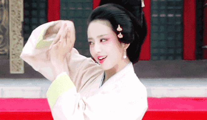 Ngắm 2 vũ nữ đẹp tuyệt trần, là tượng đài nhan sắc ở Tân Cương