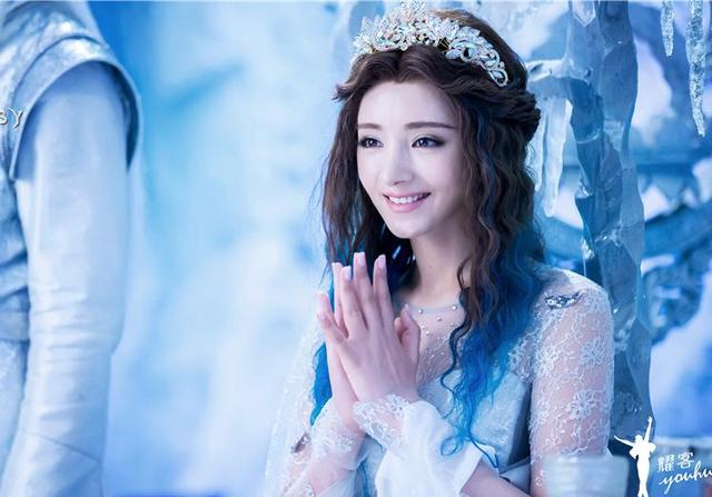 Ngắm 2 vũ nữ đẹp tuyệt trần, là tượng đài nhan sắc ở Tân Cương Ngắm 2 vũ nữ đẹp tuyệt trần, là tượng đài nhan sắc ở Tân Cương